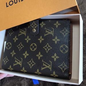 Authentic Louis Vuitton Agenda MM Mono
